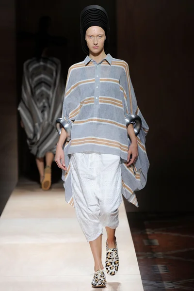 Look 17